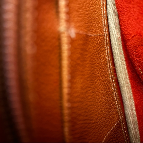 Dooney & Bourke Vintage Red Leather Crossbody/Shoulder Bag - Picture 9 of 15